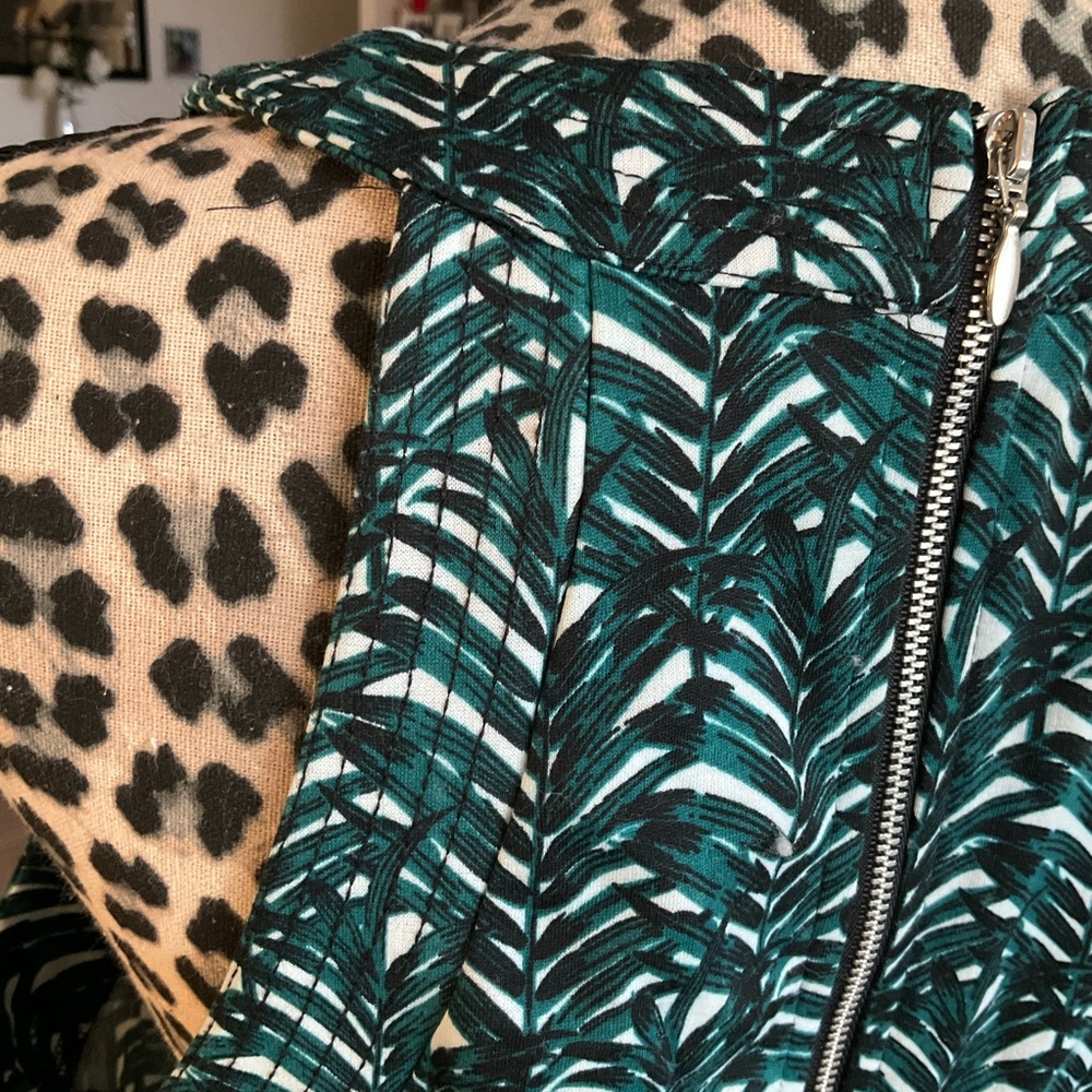 H&M Teal and Black Patterned Top - Picture 4 of 7